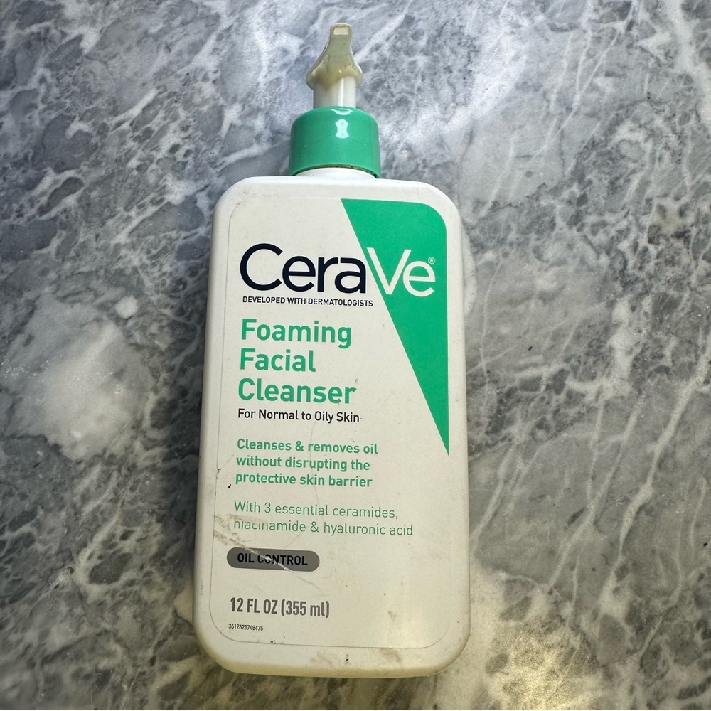 CeraVe Foaming Facial Cleanser‎